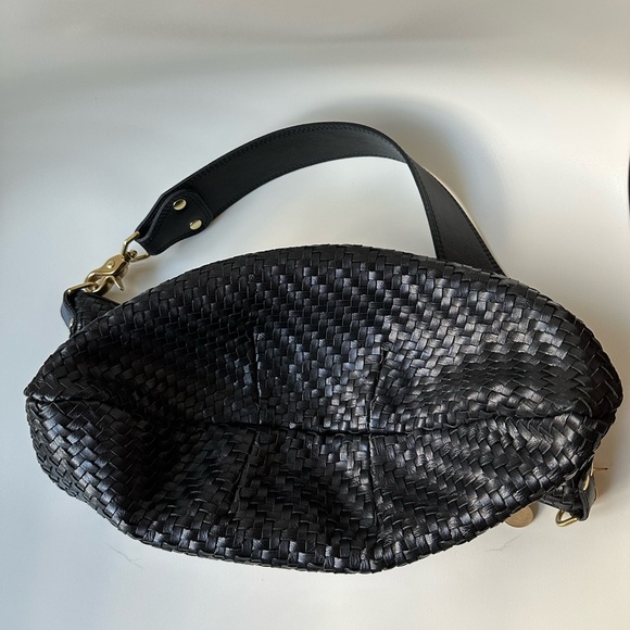 Clare V. Moyen Messenger - Picture 5 of 10